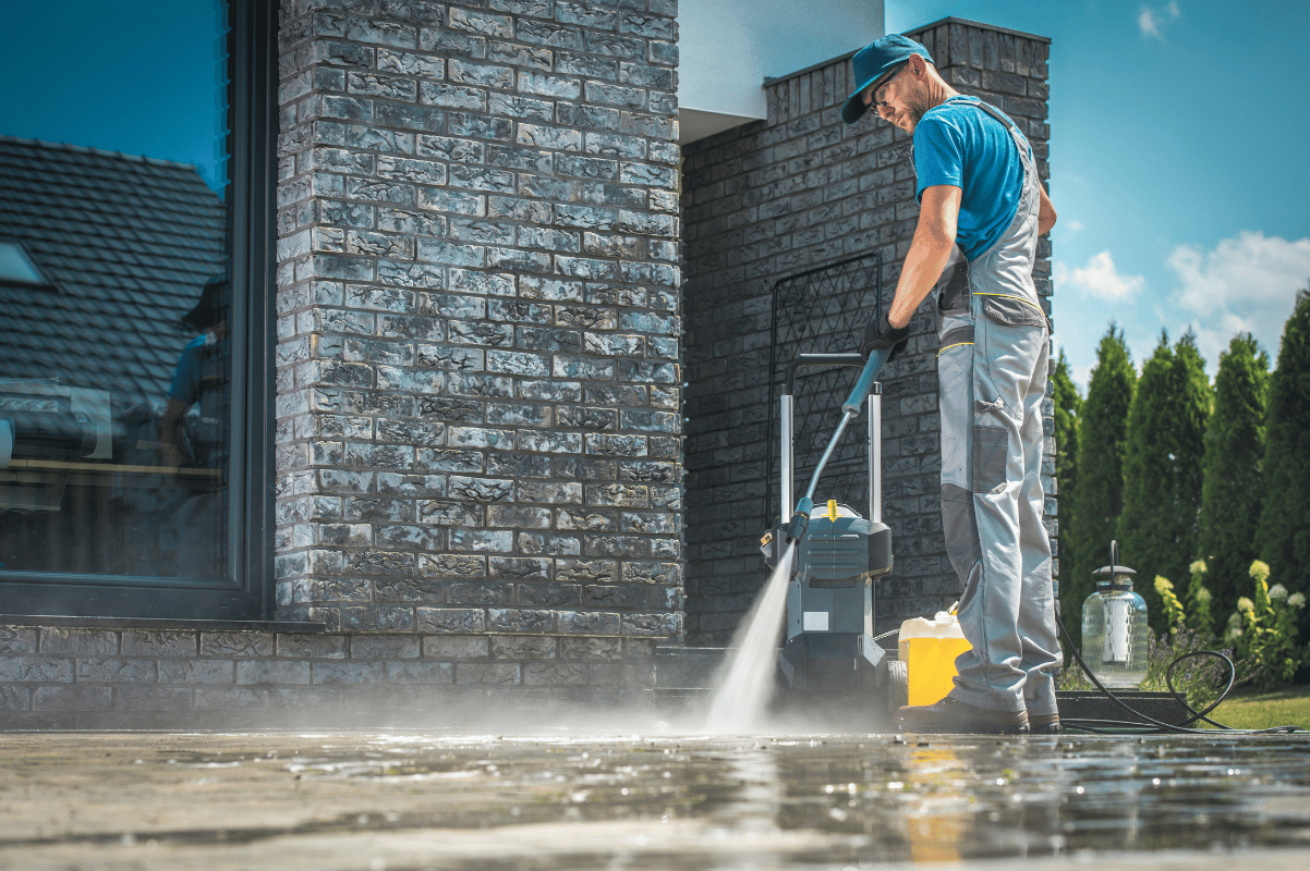 cleaning asphalt driveway pressure washer