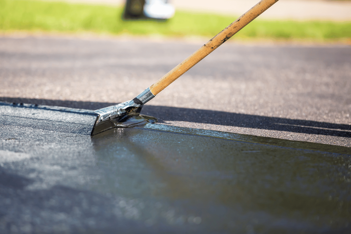 repair asphalt driveway cracks
